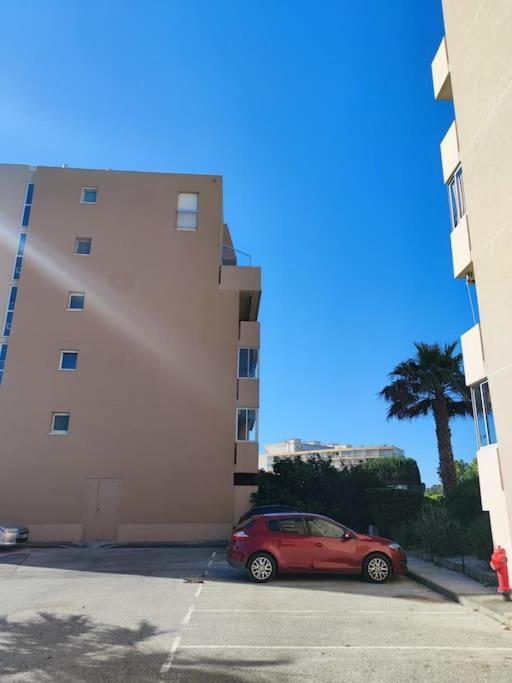Apartment 4 Pers Coeur Du Lavandou 5mn A Pied Des Plages Le Lavandou