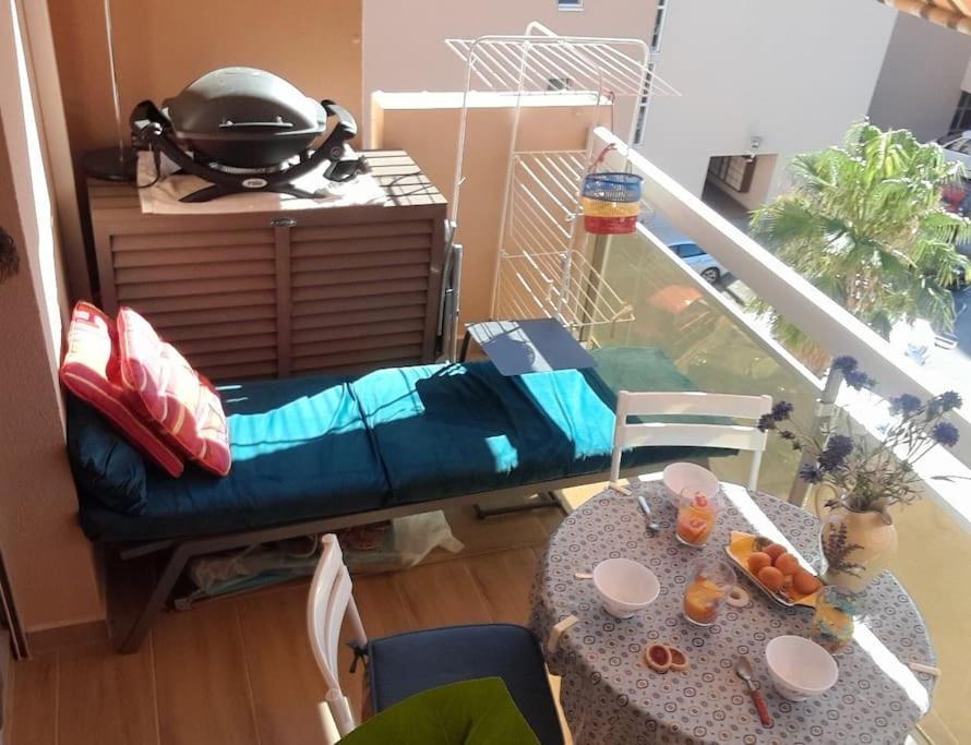 4 Pers Coeur Du Lavandou 5mn A Pied Des Plages Apartment